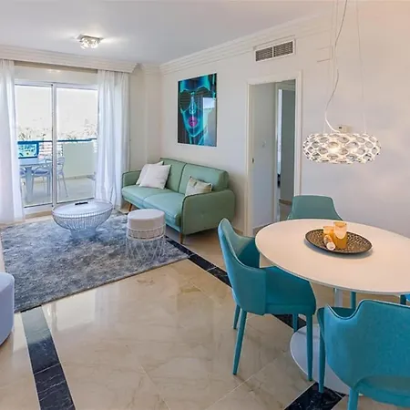 Fabulous First Line Apartmán