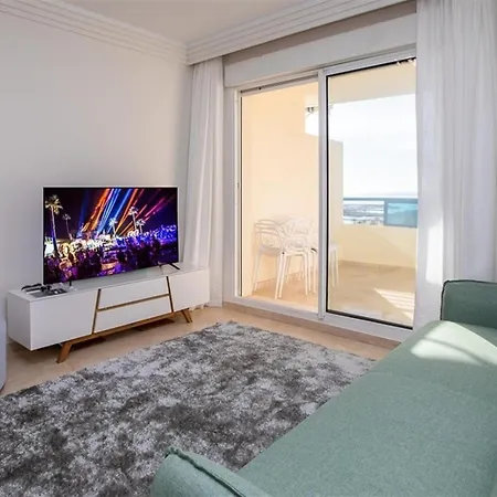 Fabulous First Line Apartmán